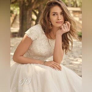ROMANTIC BRIDALS white lace bead bodice tulle skirt wedding dress (US 8)